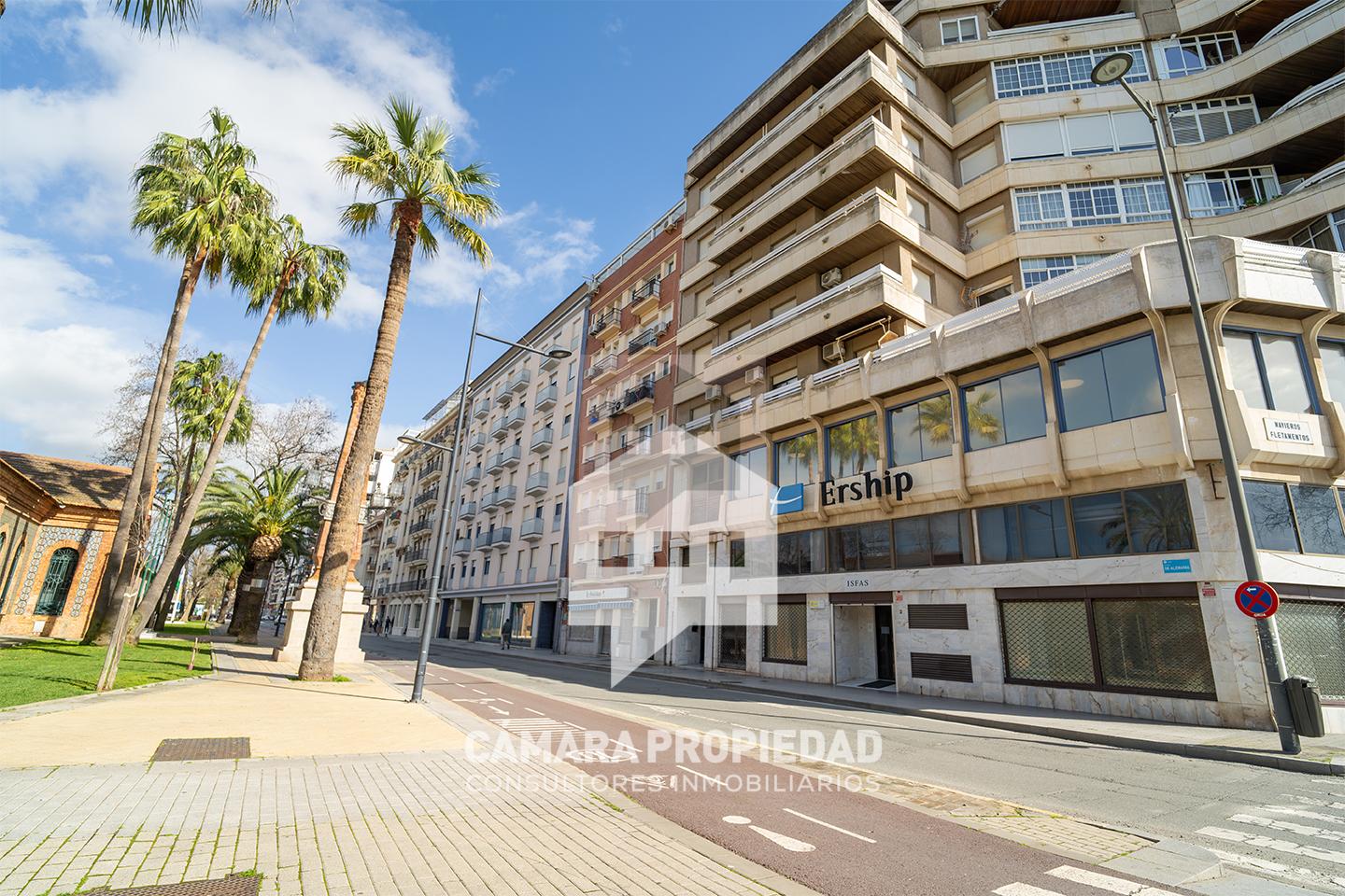 PISO EXCLUSIVO EN VENTA EN EL CENTRO DE HUELVA CON ESPECTACULARES VISTAS AL RÍO ODIEL