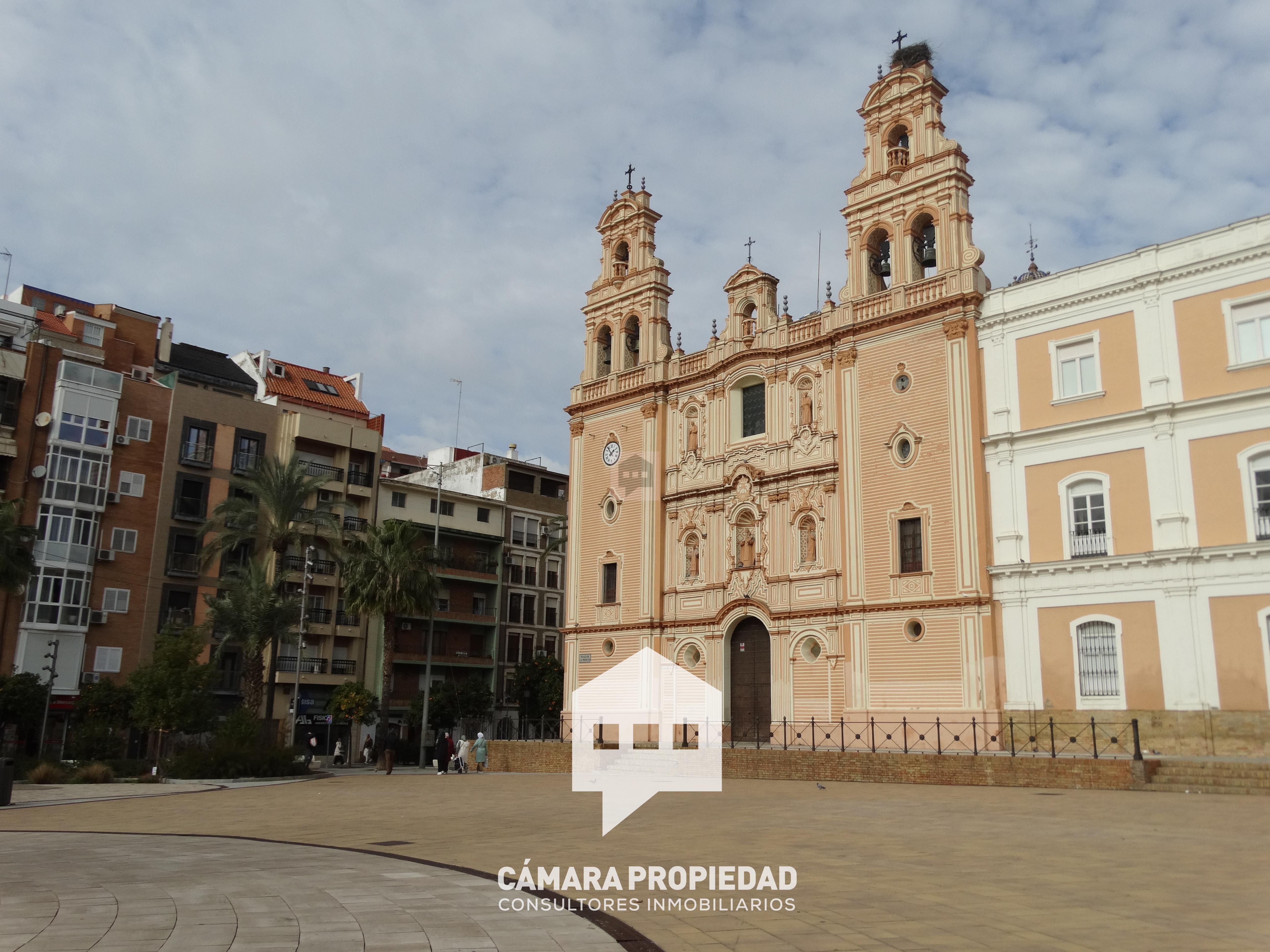 Amplio local comercial en pleno Paseo de la Independencia – Ubicación prime en Huelva