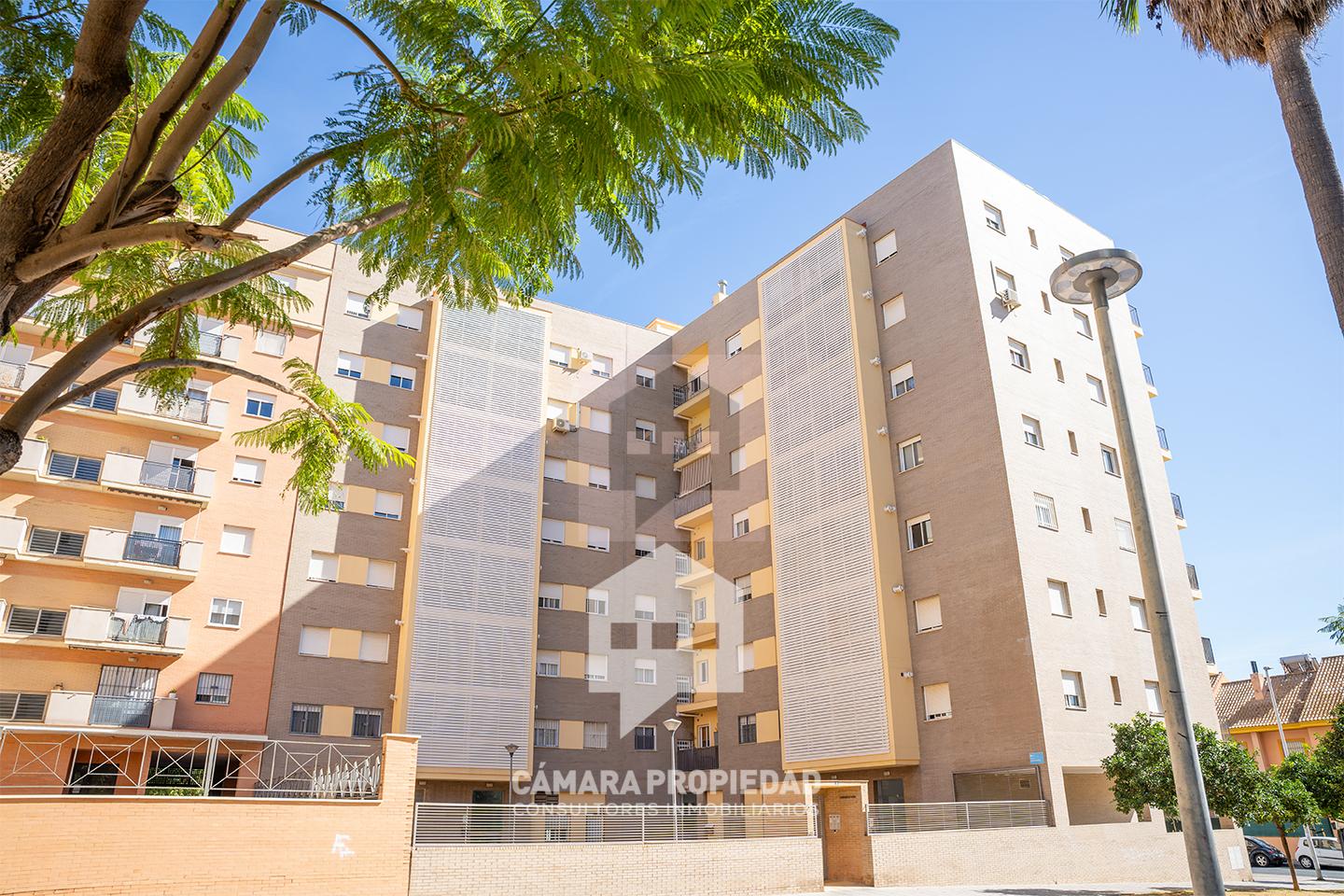 MAGNÍFICA VIVIENDA JUNTO A LA UNIVERSIDAD CON PLAZA DE GARAJE INCLUIDA